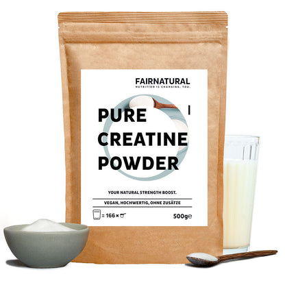 Fairnatural Kreatin Monohydrat Pulver im Beutel mit Schale und Glas